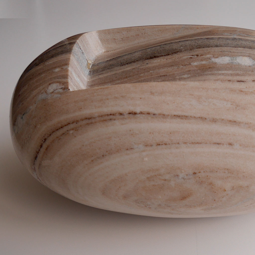 LAB4_CURATED_Kunst_Skulptur_Marmor_MATHEMATICAL_ENCOUNTER_1997_eggShape Striped Detail
